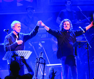 VOX: Τρεις ξεχωριστές μουσικές συμπράξεις που ενώνουν διαφορετικές γενιές. 