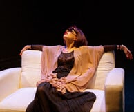 «Ο ουρανός κατακόκκινος» της Λούλας Αναγνωστάκη & «Ο δικός μου χειμώνας» της Πολύνας Ευτυχίας Γκιωνάκη