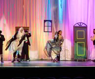 Τι κάνει τον «Αρσέν Λουπέν» μία από τις πιο επιτυχημένες παραστάσεις της σεζόν;