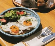 Αθηναϊκή Ταράτσα: Brunch με θέα την Ακρόπολη και γεύσεις από την ελληνική παράδοση
