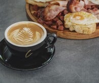 Braxton: Ένα μοντέρνο brunch spot που έκανε viral το πρωινό για δύο