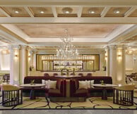 George, The Lobby Bar: Το νέο αστικό στέκι του ξενοδοχείου King George φέρνει την υψηλή αισθητική στη βόλτα μας