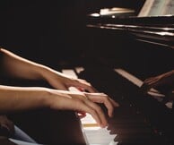 Χειμερινοί διάλογοι: Οι πιανίστριες Δανάη & Κυβέλη Dörken σε μια σπάνια μουσική βραδιά