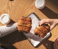 Overoll Croissanterie: Χριστούγεννα με limited εορταστικά κρουασάν και ιταλικό πανετόνε