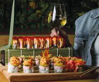 Drunk Duck: Η Καλλιθέα πίνει κοκτέιλ και τρώει σούσι