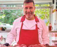 Κρεοπωλείο «ο Γιάννης»: Η οικογένεια που φροντίζει το καθημερινό μας τραπέζι