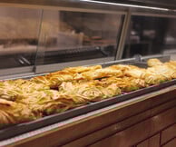 Πεντανόστιμες: Πίτες με φύλλο γιουφκά και σάντουιτς γεμισμένα με αλλαντικά και τυριά της ελληνικής παράδοσης