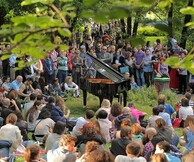 Piano City Athens 2026: H Αθήνα μετατρέπεται σε μια μεγάλη σκηνή αφιερωμένη στο πιάνο