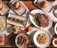 Po’ Boys BBQ: Καπνιστές ιστορίες από τον Νότο της Αμερικής στο κέντρο της Αθήνας
