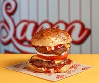 Sam Burgers: BBQ grilled burgers με αμερικανική ταυτότητα