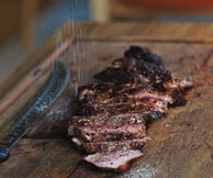 Burnt Bone: Ένα steakhouse με fusion επιρροές