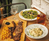 Ροζ Πάνθηρας: Ένα grill spot που εξελίσσεται με σύγχρονες ιδέες