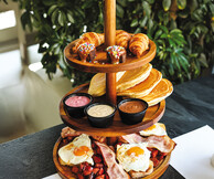 Braxton: Το brunch spot με τον viral Πύργο και τον ψαγμένο καφέ
