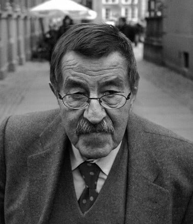 Günter Grass: «Το Facebook είναι σκατά»