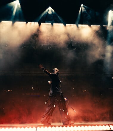 Ο Saske «έκαψε» το ΟΑΚΑ: Εικόνες από το sold-out υπερθέαμα