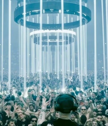 Πρώτα κλείνεις το πάρτι και μετά το αεροπορικό. Όλοι το ξέρουν αυτό