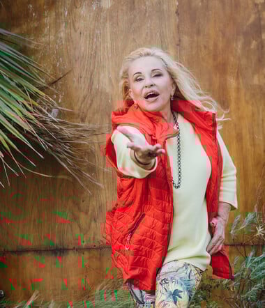 Κορμί κι αλάτι, Μπέσσυ μου!