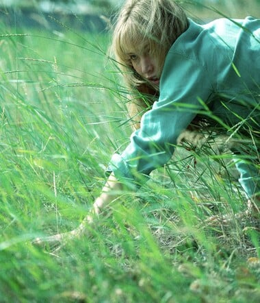 Τζένιφερ Λόρενς, Οικονομίδης και μεταφυσικό ρομάντζο από αύριο στους κινηματογράφους