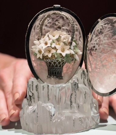 4000 διαμάντια στολίζουν το χειμερινό αυγό Fabergé