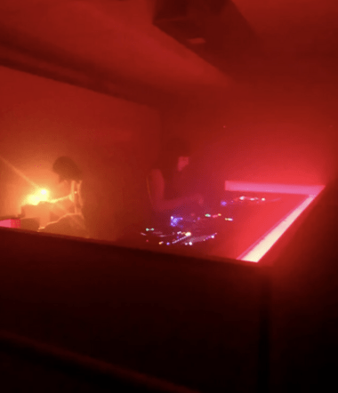 Η πρώτη μου βραδινή έξοδος σε παριζιάνικο κλαμπ 