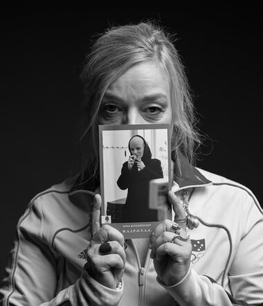 Η Λένα Κιτσοπούλου διαβάζει τη Μ.Α.Ι.Ρ.Ο.Υ.Λ.Α.