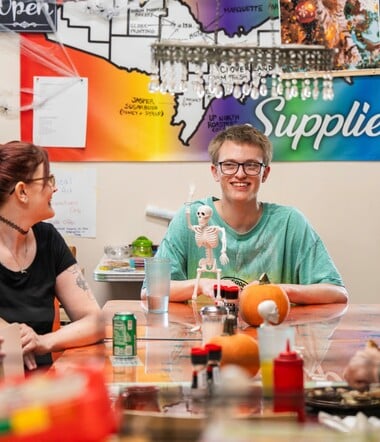 Ιδιοκτήτης, σερβιτόρος, μάγειρας 