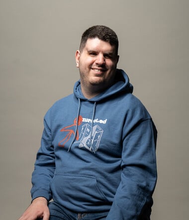 «Στο Grindr με μπλοκάρουν όταν καταλάβουν ότι είμαι τυφλός»