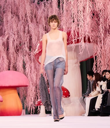 Yψηλή ραπτική: Ένα λουτρό ομορφιάς σε έναν άσχημο κόσμο