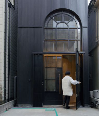 Ένα οικογενειακό σπίτι στο Τόκιο όσο μια θέση parking 