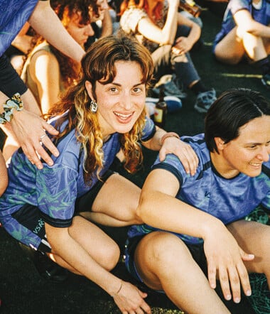 Sisterhoods: 8 ομάδες μόνο για γυναίκες και θηλυκότητες