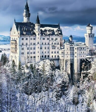 Είναι ο κόσμος μαγικός, σαν τον κοιτάς ψηλά από drone