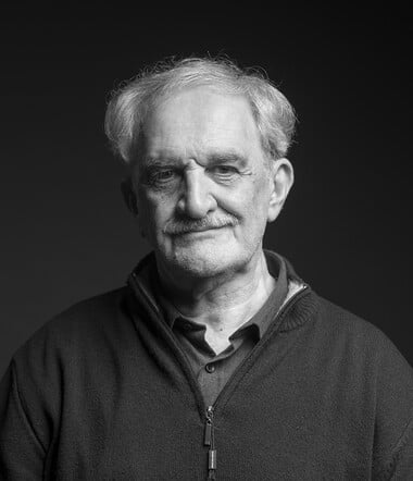 Ο Δημήτρης Καταλειφός διαβάζει το «Πένθιμο Μπλουζ» του Γ.Χ. Όντεν 