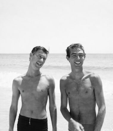 «Όποτε θελήσεις να κάνουμε έρωτα, απλώς πες το»: Η ιστορία αγάπης του Πίτερ Χούτζαρ και του Πολ Θεκ