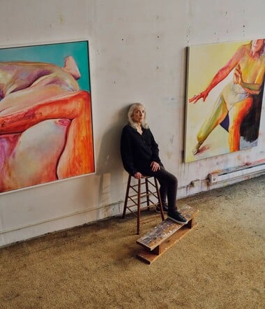 Στα 93 της, η Τζόαν Σεμέλ ζωγραφίζει ακόμη το γυμνό σώμα της χωρίς καμία ντροπή