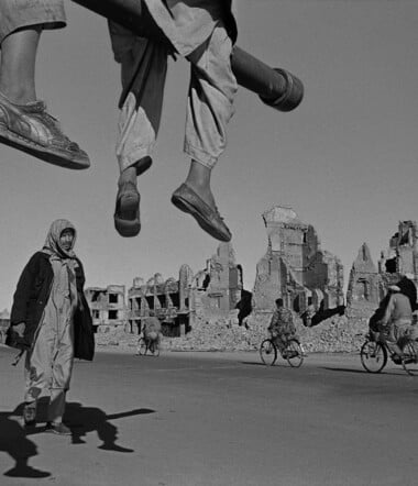 Οι φωτογραφίες του Τζέιμς Νάχτγουεϊ ταξιδεύουν στα μουσεία του κόσμου