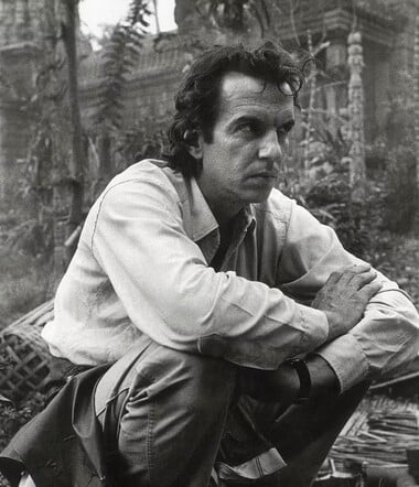 Ντιν Ταβουλάρης (1932-2026): Ο «Νονός» της σύγχρονης σκηνογραφίας