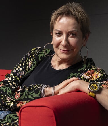 Λένα Διβάνη: «Τα δικά μας τα παιδιά με δύο διδακτορικά είναι γκαρσόνια, κι άλλοι γίνονται υπουργοί»