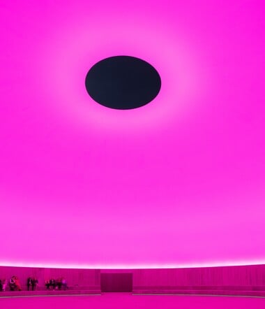 Στη Δανία, ο James Turrell φτιάχνει έναν θόλο για να κοιτάμε τον ουρανό αλλιώς
