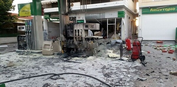 Έκρηξη σε πρατήριο υγρών καυσίμων στην Ανάβυσσο: Βρέθηκε αυτοσχέδιος μηχανισμός