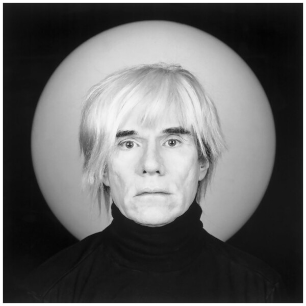 Live! Ζωντανή μετάδοση από τον τάφο του Andy Warhol!