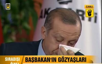 Ξέσπασε σε λυγμούς ο Ερντογάν