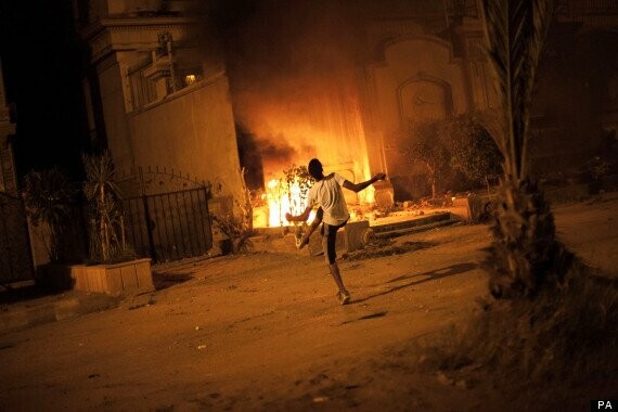 Κρίση στην κυβέρνηση Μόρσι μετά τους 16 νεκρούς στις διαδηλώσεις