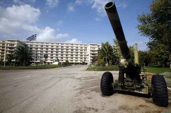 Τέλος τα «βύσματα» στο στρατό;