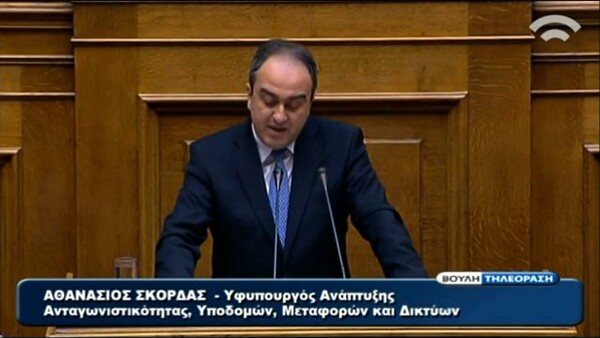 Σκορδάς: «Μπορεί ο καταναλωτής με τα 500 ευρώ του μισθού του να θέλει να πάρει smartphone»