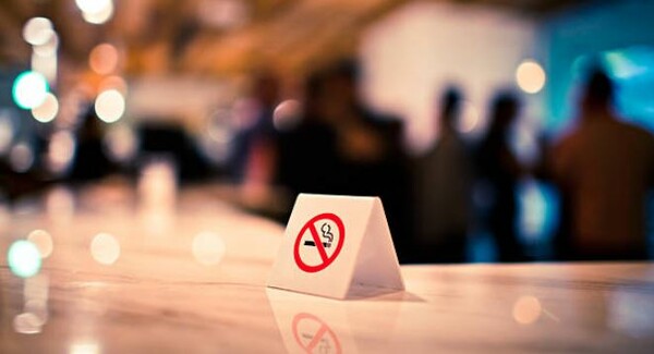 Αντικαπνιστικός νόμος: Πού θα απαγορεύεται εντελώς το κάπνισμα - Αναλυτικά τα πρόστιμα