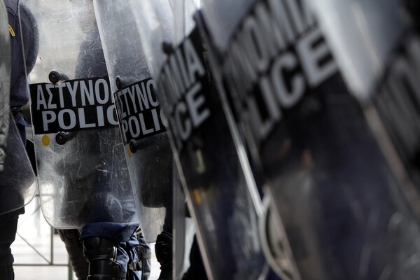 Θεσσαλονίκη: Διαμαρτυρία αστυνομικών για το προσφυγικό - μεταναστευτικό
