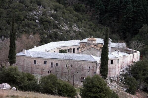 Μοναστήρι στην Ηλεία ανοίγει τις πύλες του σε πρόσφυγες