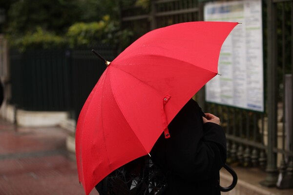 Καιρός: Βροχερό σκηνικό σε πολλές περιοχές