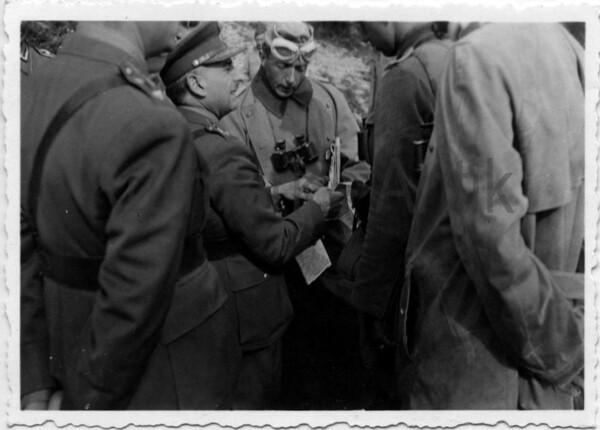 Φωτογραφίες ντοκουμέντο από την παράδοση του στρατού Ηπείρου στους Γερμανούς το Πάσχα του '41