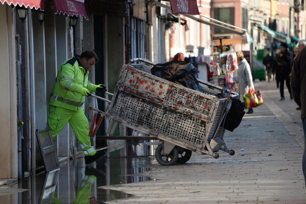 H Βενετία κηρύχθηκε σε κατάσταση έκτακτης ανάγκης - Η πρώτη μέρα μετά την καταστροφή